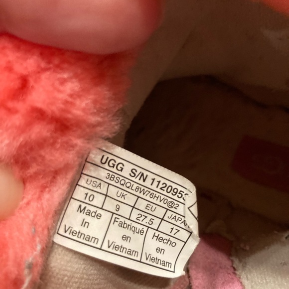 Ugg boots. Toddler girl size 10. Well worn but they still have life left! - Picture 4 of 5